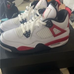 Retro 4 Jordan's only worn twice
